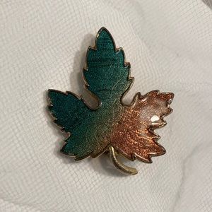 Vintage maple leaf brooch